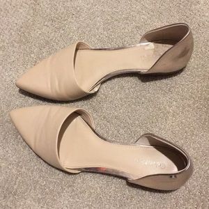 Calvin Klein beige/cream color. size 8 flats!
